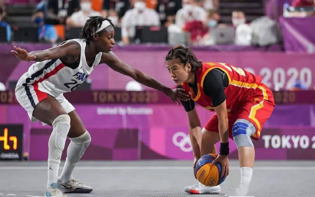 热火险胜太阳：狄龙15T联盟第一 鲍威尔27分布克24+9+9