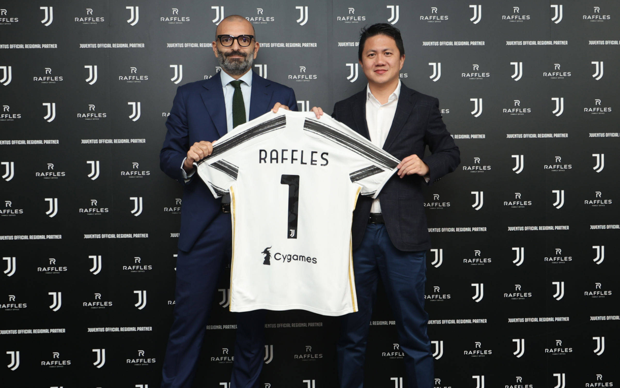 记者：在安古伊萨伤势确定后，那不勒斯立即瞄准了弗拉泰西