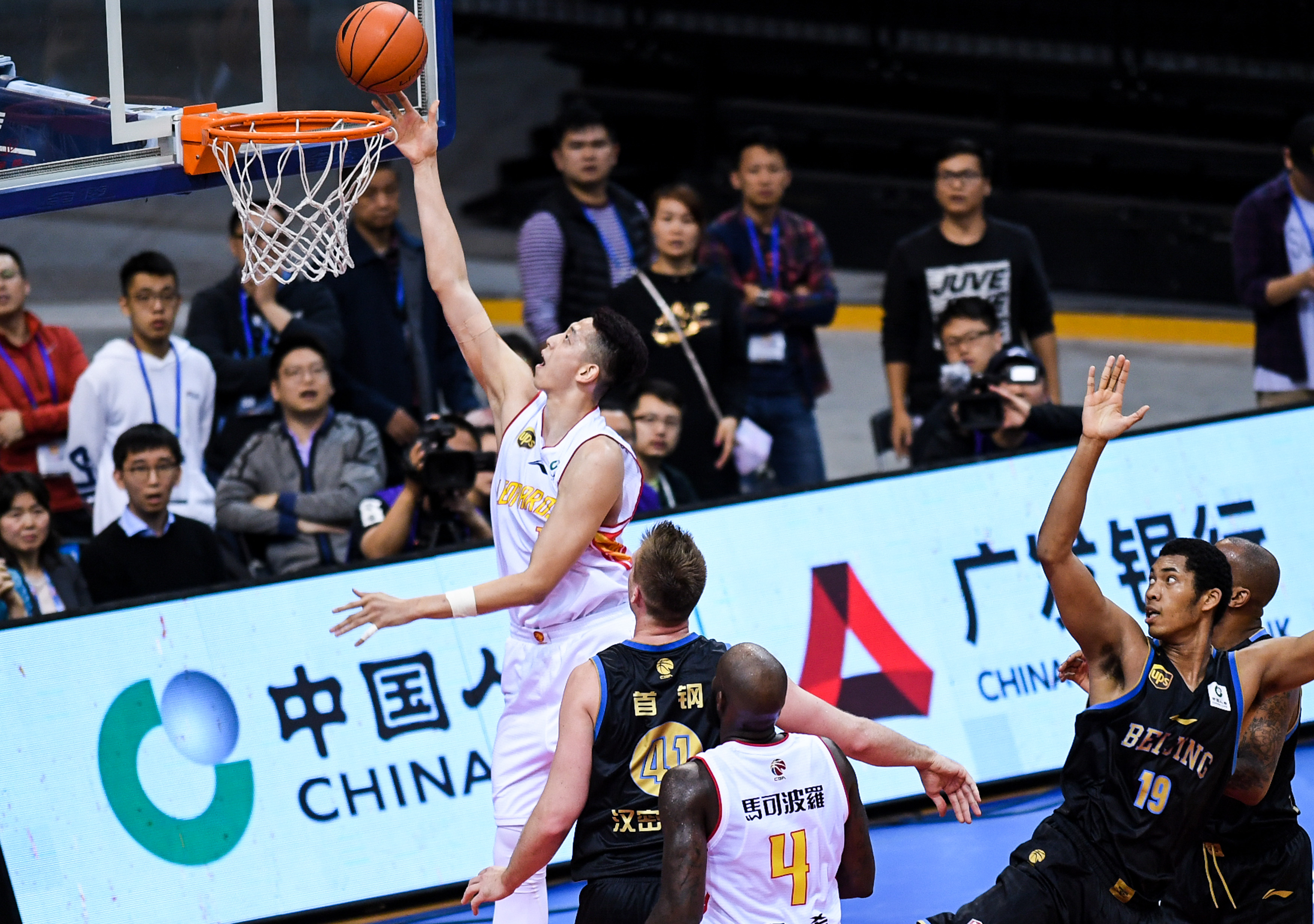 “他渴望蝉联冠军” 斯卡洛尼：梅西准备再踢世界杯