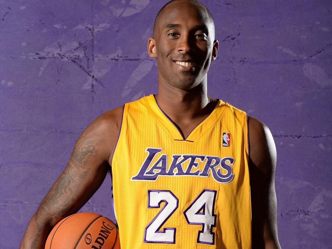 体操世锦赛女子跳马-邓娅兰罕见失误退赛！梅尔尼科娃成双冠王